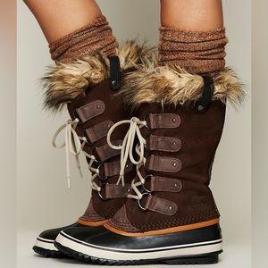 Sorel Women’s Brown Faux Fur Joan of Arctic Boots, Excellent Used Condition